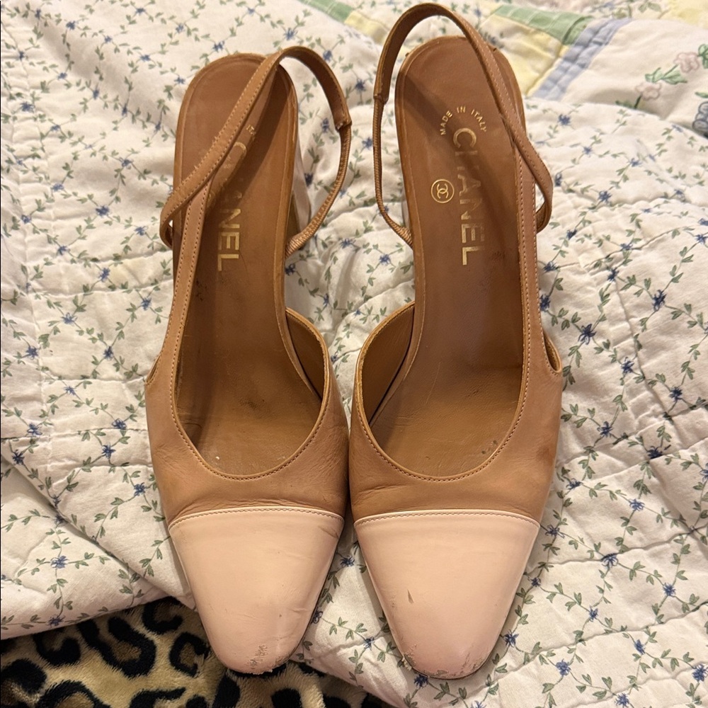 CHANEL Women's Beige and Cream Heels